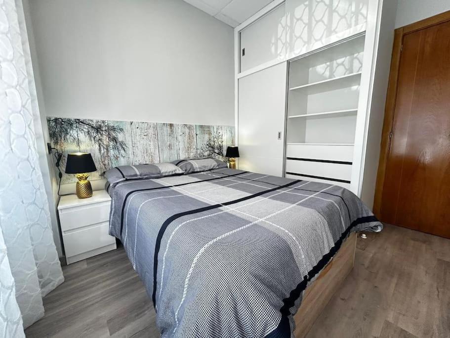 Apartamento Amueblado En El Centro De Мадрид Екстериор снимка